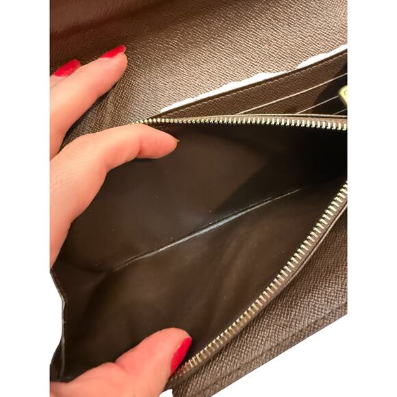Louis Vuitton Damier Ebene Sarah Long Wallet - Picture 5 of 8